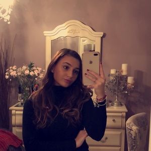 Meet your Posher, Emily